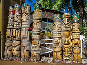 Tiki statues