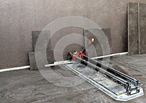 Tile cutter