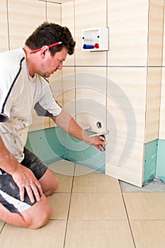 Tiler at work photo