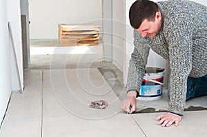 Tiler at work photo