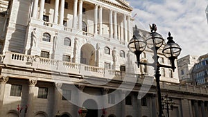 Tilt up the front of the Bank of England