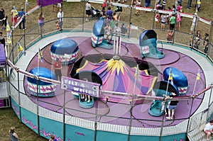 Tilt a whirl ride