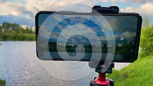 time-lapse phone that captures the time-lapse