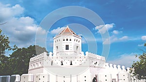 Time lapse of Phra Sumen Fort in Santi Chai Prakarn Park. popular landmark for sightseeing activity for foreign tourist