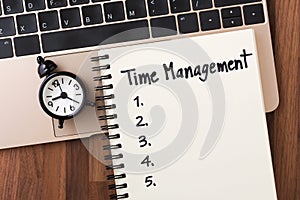 Time management with list on notebook