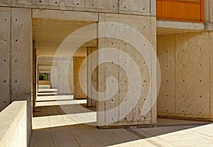 Time tunnel building structure, Salk Institute