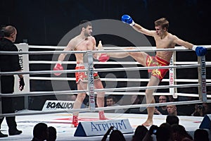 Timur Aylyarov hold Alexander Mischenko by leg