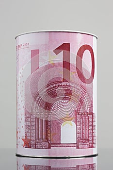 Tin money box depicting the symbol of ten euros