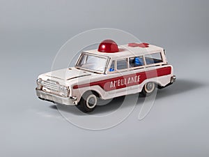 Tin toy ambulance made in china