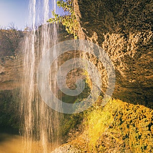 Tipova cascades in Moldova