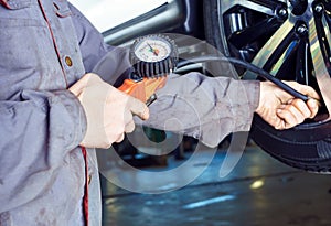 Tire change and inflation, car service and vehicle repair.