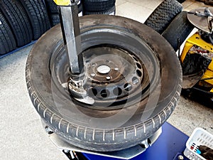 Tire changer machine