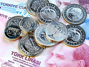 TL Coins on Turkish bills