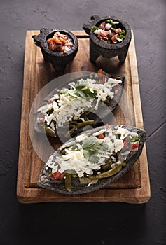 Tlacoyos con Nopales y Queso