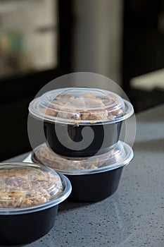 to go food plastic containers