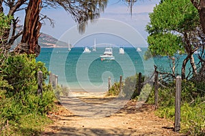 To the Richardsons Beach - Freycinet National Park