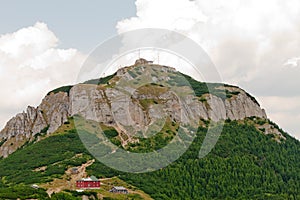 Toaca Peak (1904 m altitude), CeahlÄƒu M