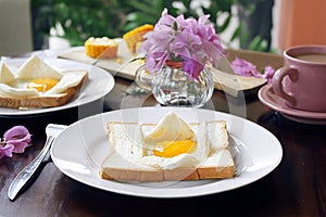 Toasts with egg