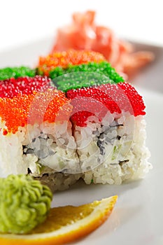 Tobiko Rainbow Roll