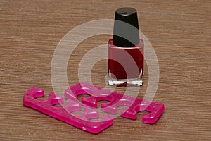 Toe separators and nail varnish