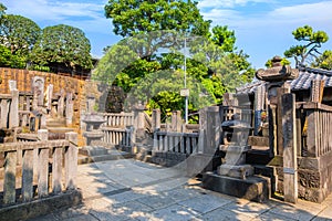 Tumba de 47 sobre el templo en tokio Japón 