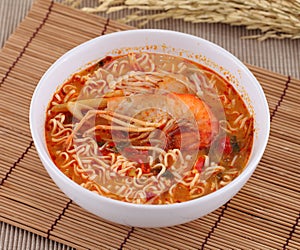 Tom yum kung noodle soup