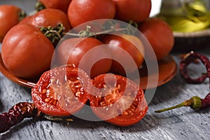 Tomates de colgar, a typical spanish species of tomatoes