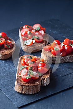 Tomato bruchetta slices