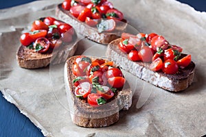 Tomato bruchetta slices