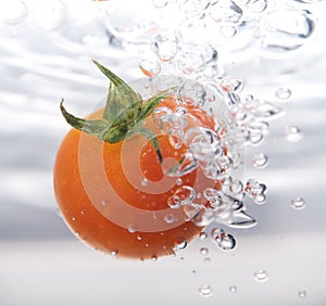 Tomato drop in water