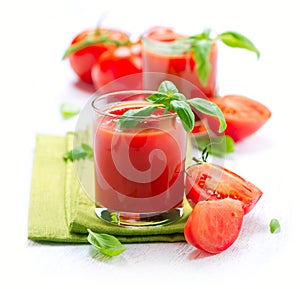 Tomato Juice and Fresh Tomatoes