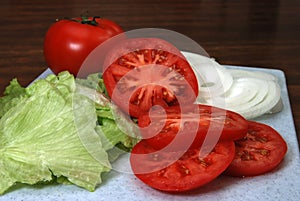 Tomato, lettuce, and Onion