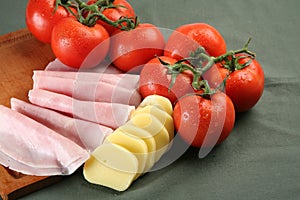 Tomato, mozarella and ham