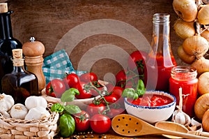 Tomato sauce and ingredients