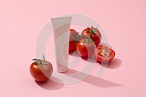 Tomato (Solanum lycopersicum) can remove all the dead skin cells