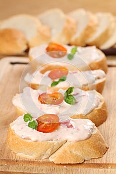 Tomato spread sandwiches