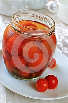 Tomatoes of Cherri in the jar