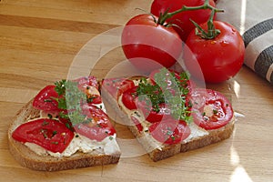 Tomatoes and tomato bread, natural food, slim down, live healthy