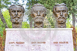 Tomb of the brothers FrashÃÂ«ri, who contributed to AlbaniaÃ¢â¬â¢s fight for independence from the Ottomans