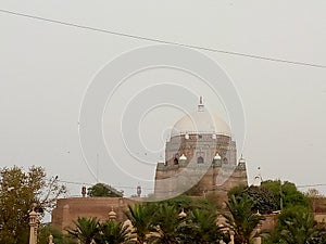 A tomb of Hazrat Shah Rokn e Alam , Madina tul awliya MultÃ n sharif