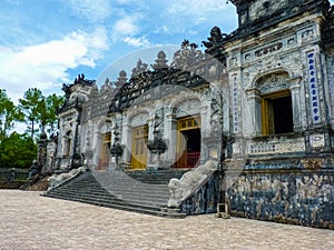 Tomb of Khai Dinh with Manadarin hnour guard