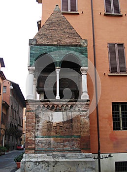 Tomba dei Glossatori in Bologna, tomb of Egidio Foscherari 1291 near Basilica of San Domenico, Italy