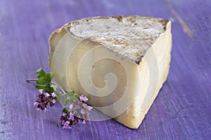 Tomme de savoie cheese