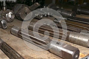 Tool for high-precision fine-tuning of holes of a designated size, reamer in industry