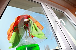 Tools for cleaning windows