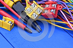 Tools and component kit used in electrical installations