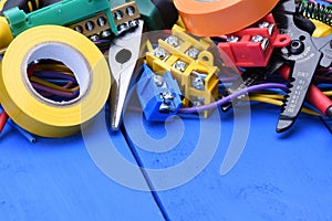 Tools and component kit used in electrical installations