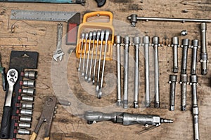 Tools for dismantling car parts