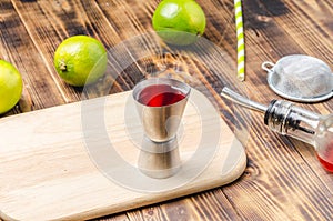 Tools for making red cocktail