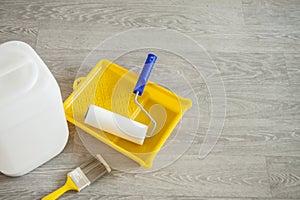 Tools for priming plastered surfaces